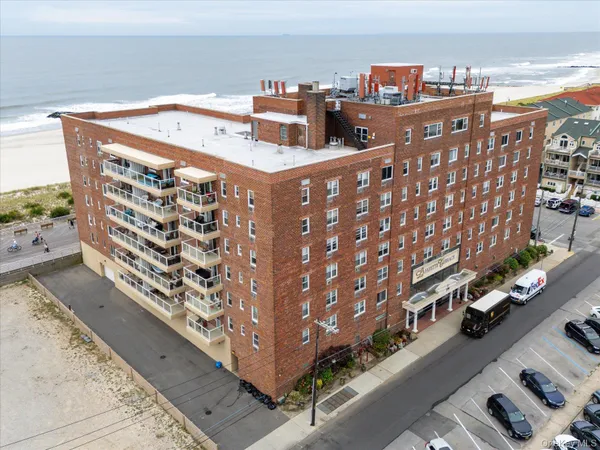 $578,000 | 370 West Broadway, Unit 5C, Long Beach, NY 11561