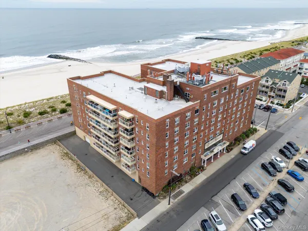 $578,000 | 370 West Broadway, Unit 5C, Long Beach, NY 11561