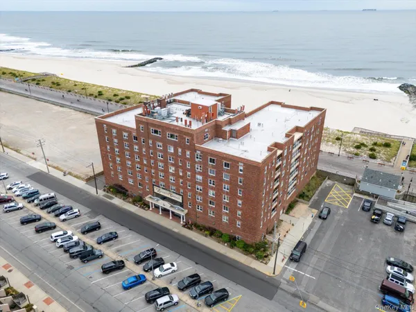 $578,000 | 370 West Broadway, Unit 5C, Long Beach, NY 11561