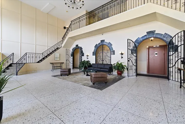 $578,000 | 370 West Broadway, Unit 5C, Long Beach, NY 11561