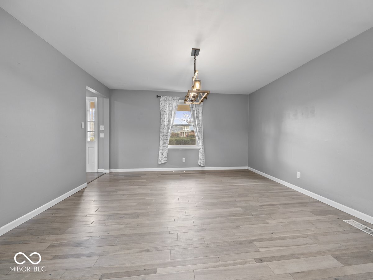 2941 Taylor Road Columbus, IN 47203 - Photo 8 of 30 Gallery Image 8