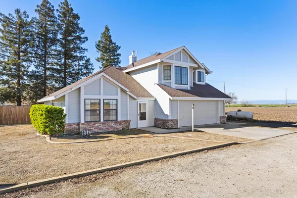 $677,000 | 8711 Fruchtenicht Road, Knights Landing, CA 95645