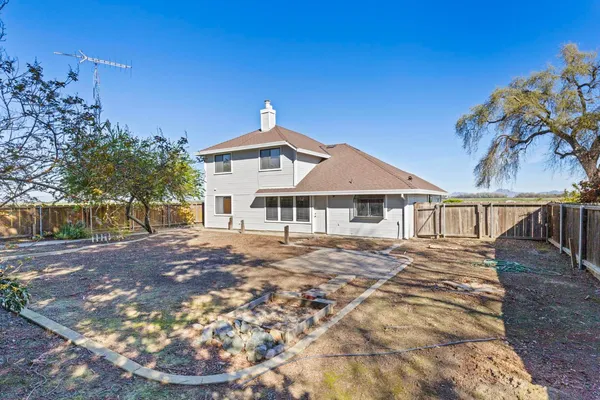 $677,000 | 8711 Fruchtenicht Road, Knights Landing, CA 95645