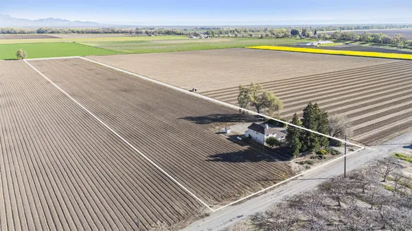 $677,000 | 8711 Fruchtenicht Road, Knights Landing, CA 95645