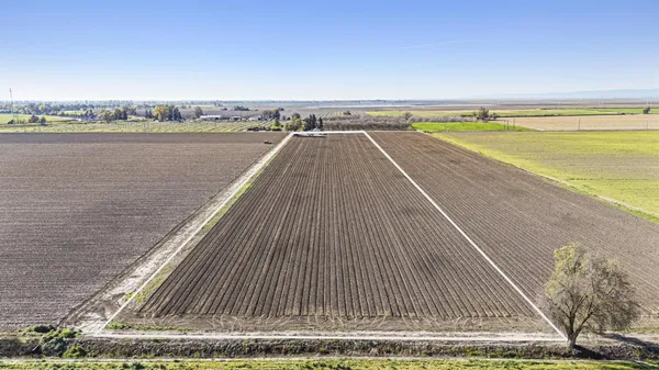 $677,000 | 8711 Fruchtenicht Road, Knights Landing, CA 95645