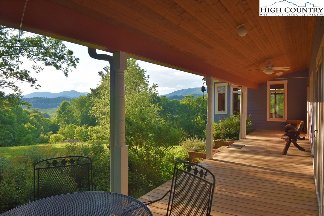 729 Graystone Road Independence, VA 24348 - Photo 4 of 50