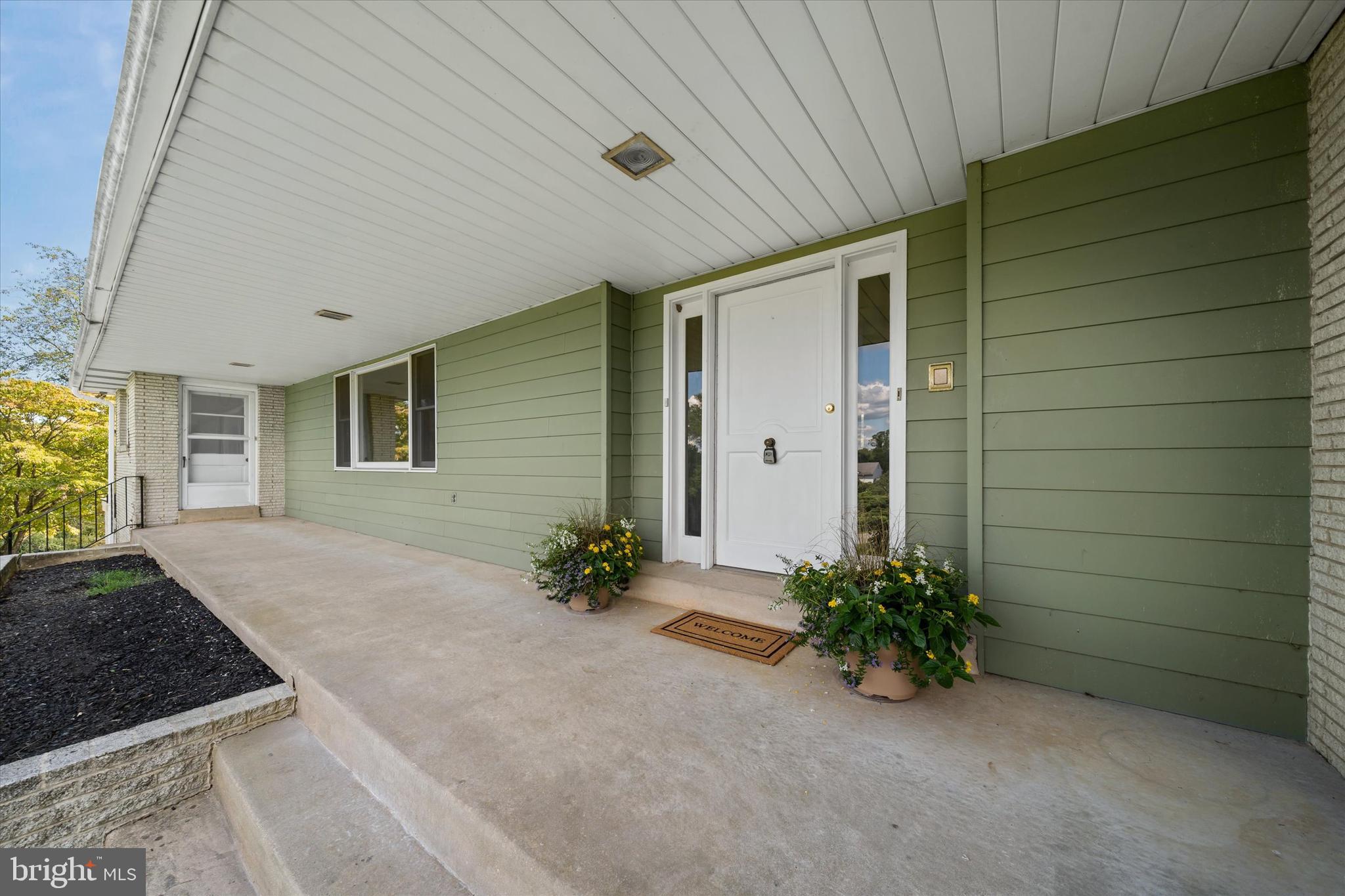 747 Morris Road Hockessin, DE 19707 - Photo 3 of 67