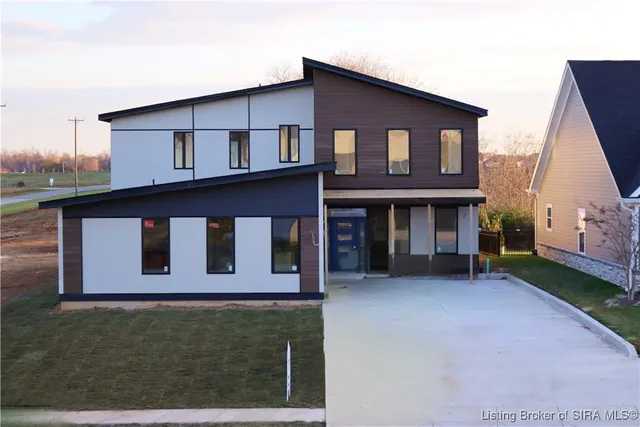 $834,933 | 1020 Ridgeview Drive, Jeffersonville, IN 47130