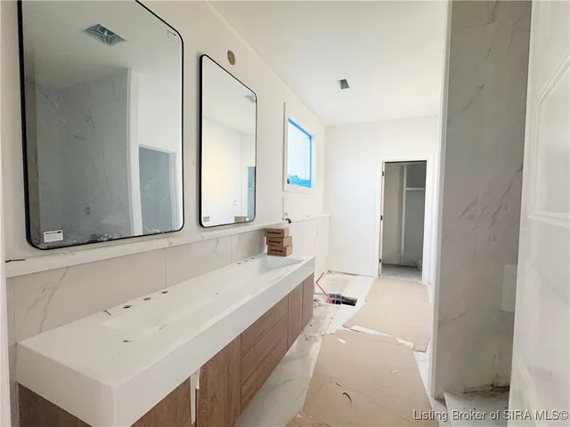 $834,933 | 1020 Ridgeview Drive, Jeffersonville, IN 47130