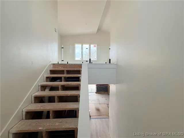 $834,933 | 1020 Ridgeview Drive, Jeffersonville, IN 47130