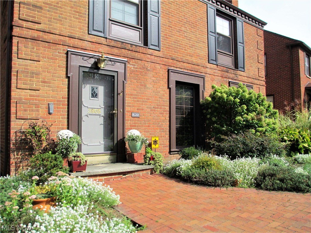 3905 Tyndall Road Cleveland, OH 44118 - Photo 2 of 24 Gallery Image 2