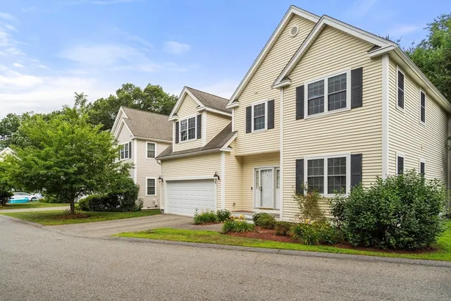 $770,000 | 5 Equestrian Lane, Chelmsford, MA 01824