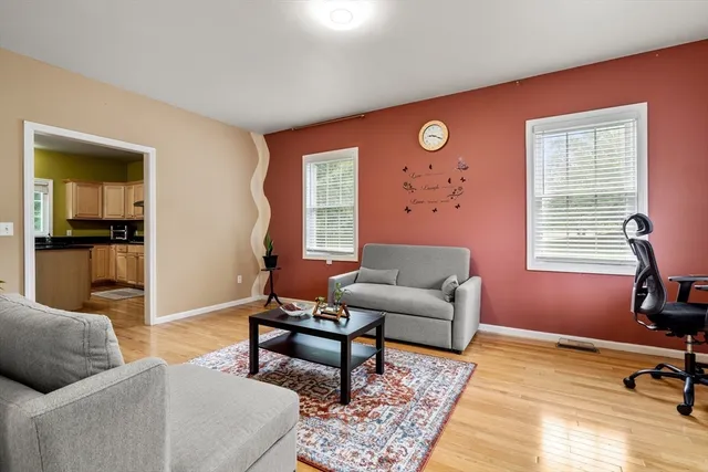 $770,000 | 5 Equestrian Lane, Chelmsford, MA 01824