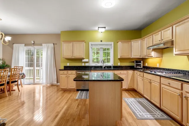 $770,000 | 5 Equestrian Lane, Chelmsford, MA 01824