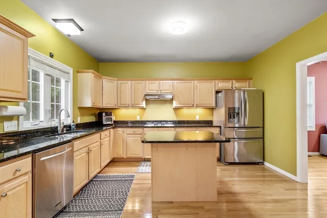 $770,000 | 5 Equestrian Lane, Chelmsford, MA 01824