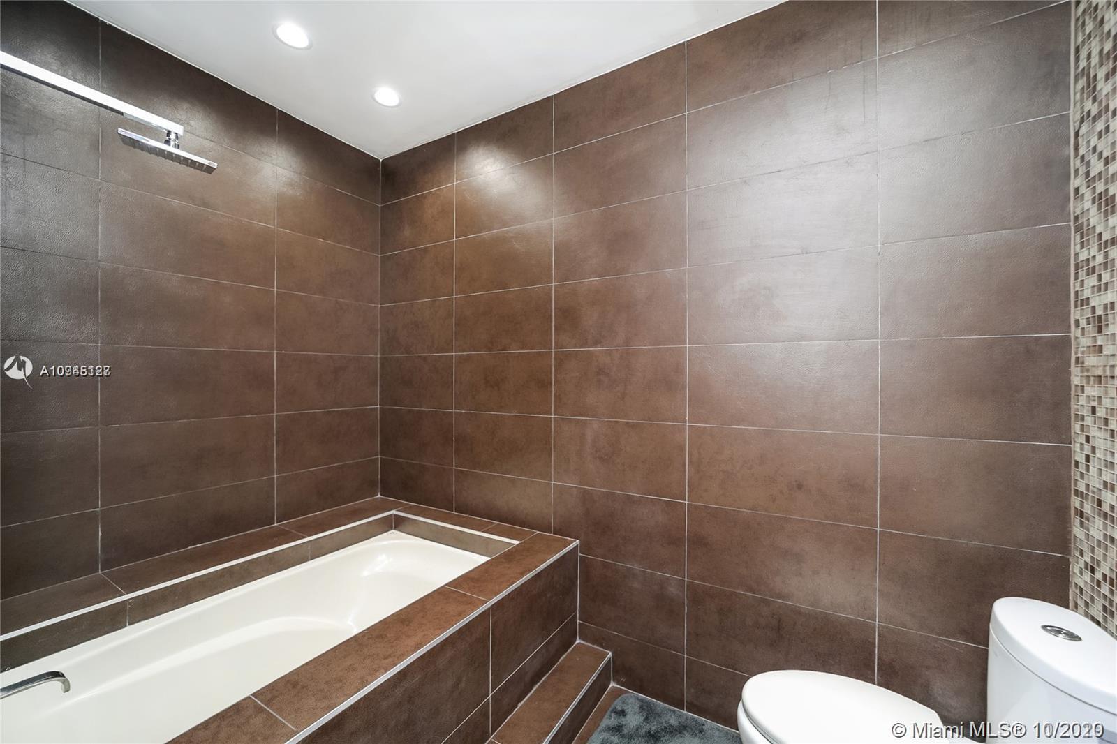 1300 Cleveland Road Miami Beach, FL 33141 - Photo 15 of 29