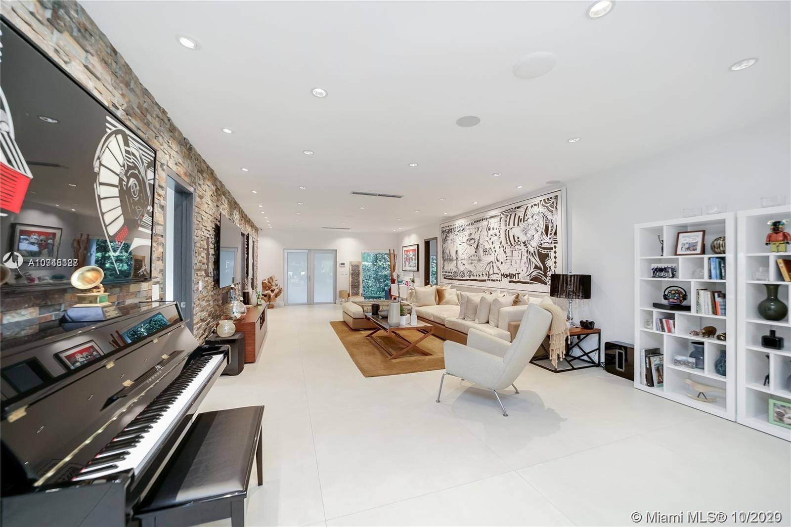 1300 Cleveland Road Miami Beach, FL 33141 - Photo 3 of 29