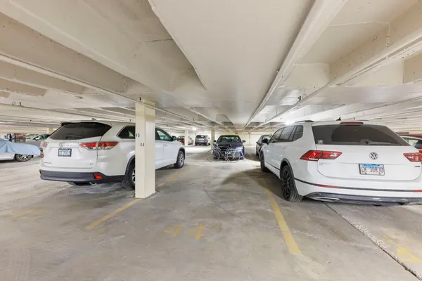$159,000 | 33 North Main Street, Unit 4J, Lombard, IL 60148
