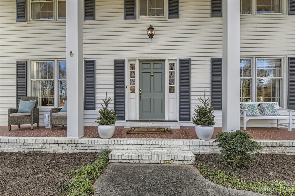 6040 Gate Post Road Charlotte, NC 28211 - Photo 3 of 28 Gallery Image 3