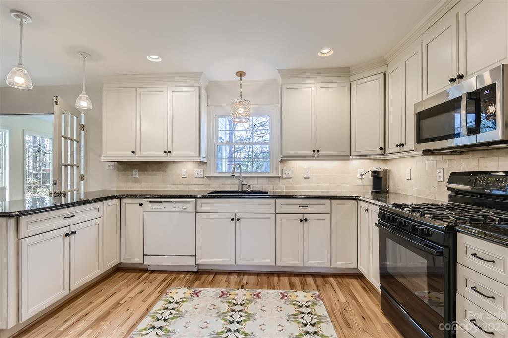6040 Gate Post Road Charlotte, NC 28211 - Photo 6 of 28 Gallery Image 6