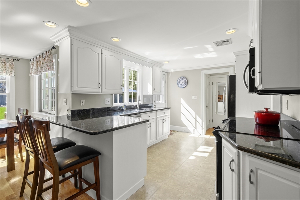 12 Cox Road Winchester, MA 01890 - Photo 11 of 41