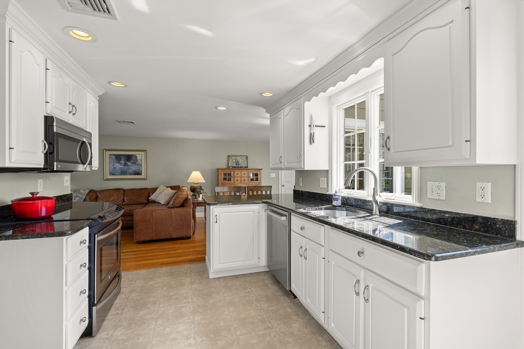 12 Cox Road Winchester, MA 01890 - Photo 8 of 41