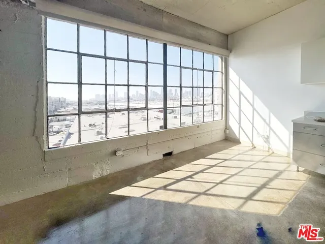 $3,300 | 1855 Industrial Street, Unit 611, Los Angeles, CA 90021
