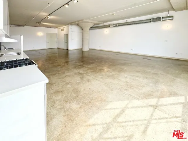 $3,300 | 1855 Industrial Street, Unit 611, Los Angeles, CA 90021