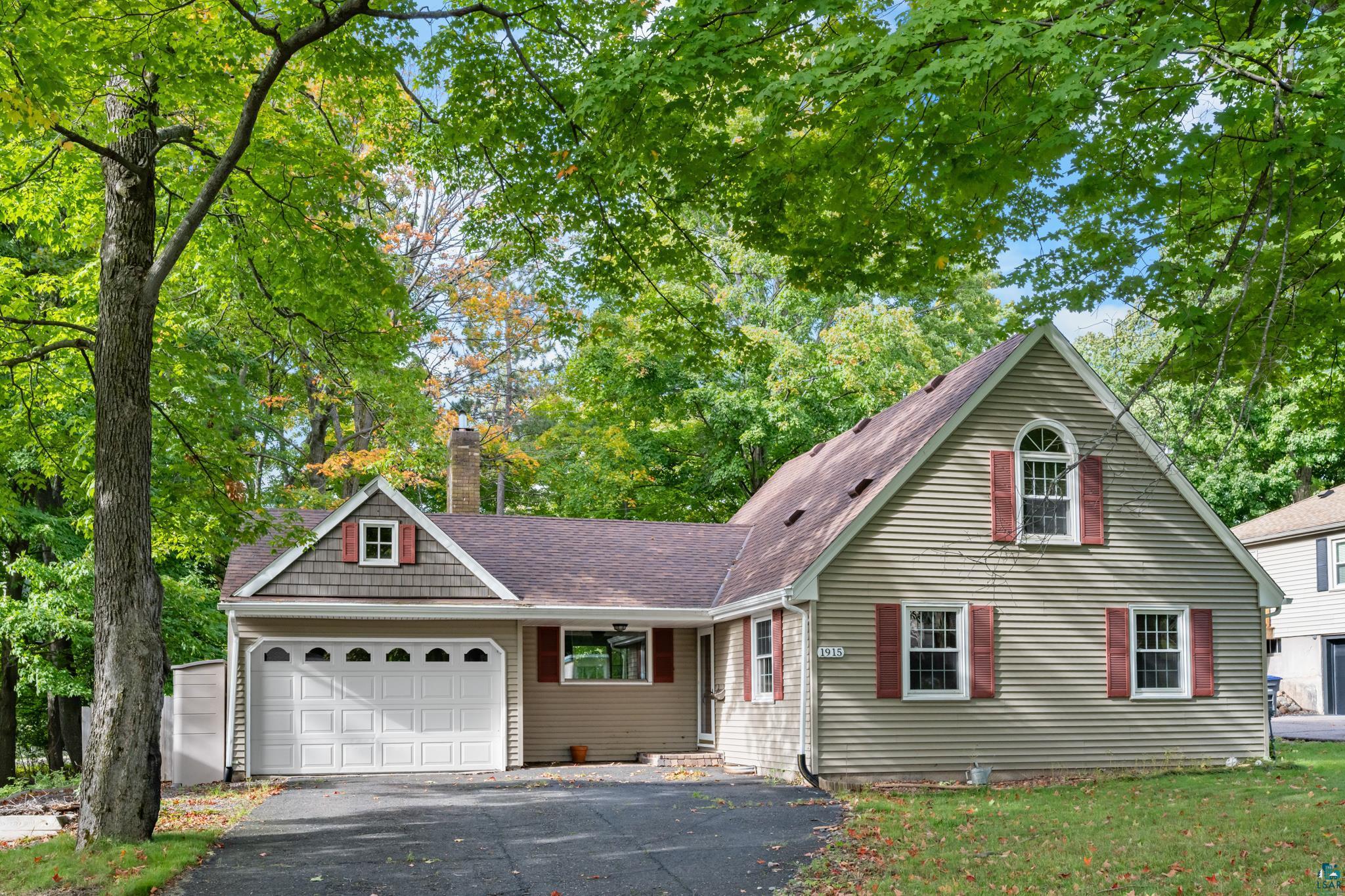 1915 Hartley Road Duluth, MN 55803 - Photo 1 of 45 Gallery Image 1