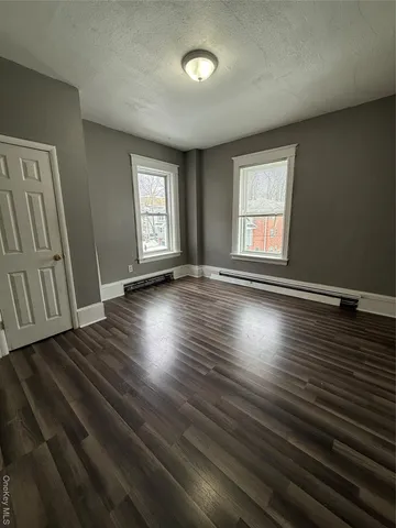 $2,000 | 60 Carroll Street, Unit C3, Poughkeepsie, NY 12601