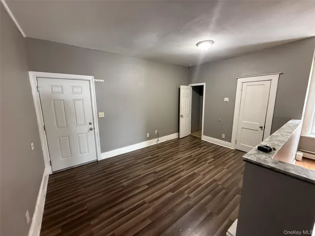 $2,000 | 60 Carroll Street, Unit C3, Poughkeepsie, NY 12601