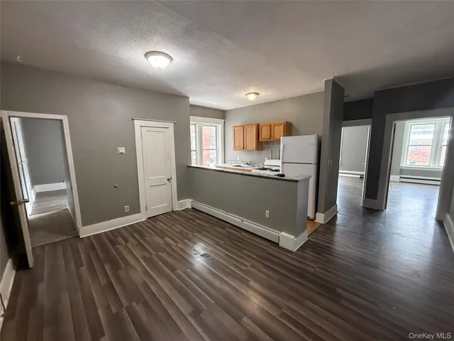 $2,000 | 60 Carroll Street, Unit C3, Poughkeepsie, NY 12601