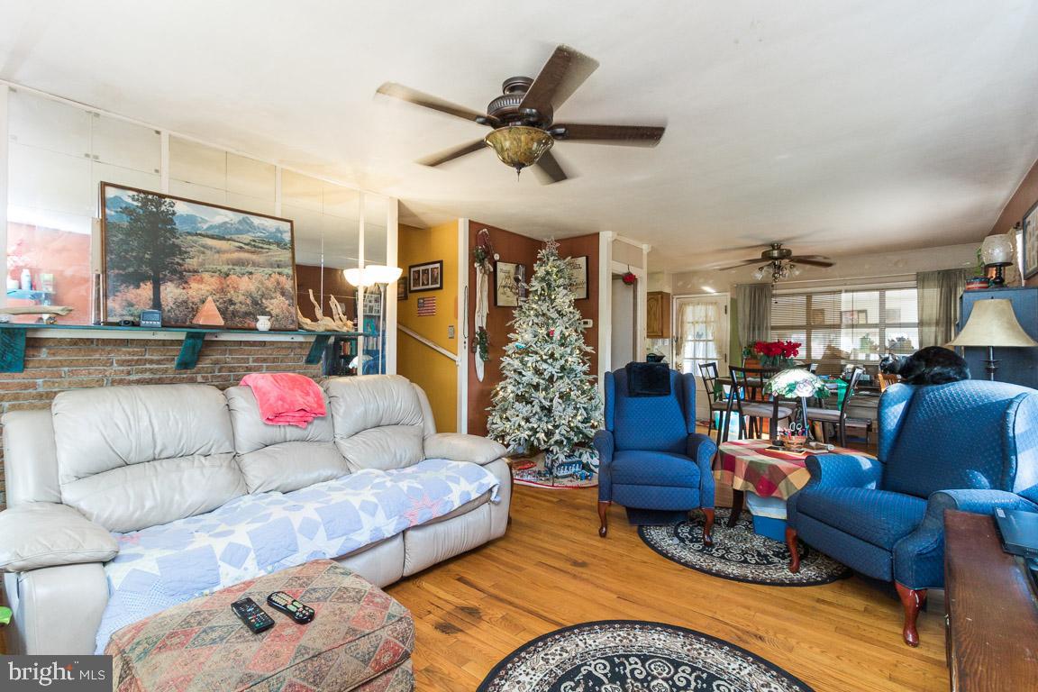 11311 Greenberry Road Hagerstown, MD 21740 - Photo 2 of 17 Gallery Image 2