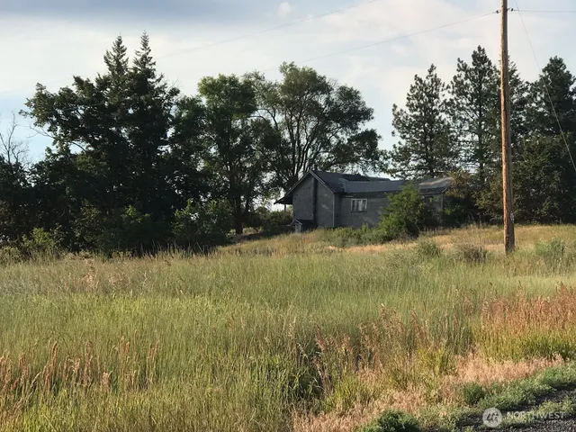 $100,950 | 39680 Bluestem Road East, Davenport, WA 99122