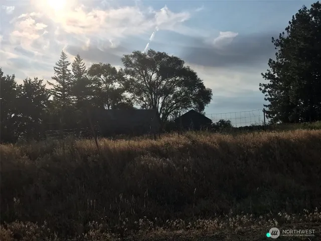 $100,950 | 39680 Bluestem Road East, Davenport, WA 99122