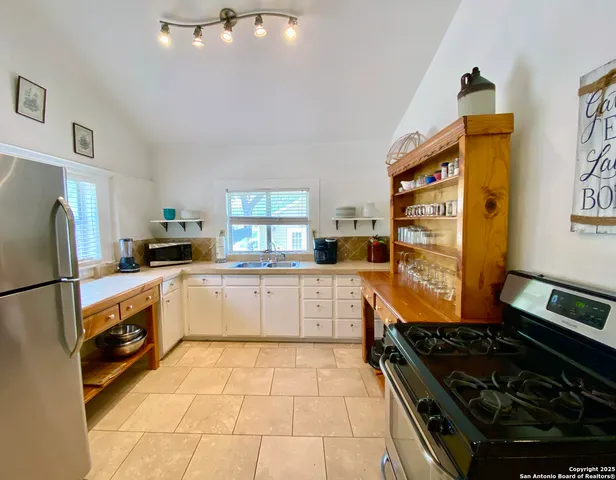 $1,999,000 | 512 County Road 348, Concan, TX 78838