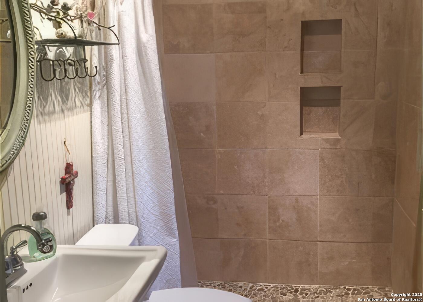 512 County Road 348 Concan, TX 78838 - Photo 29 of 39