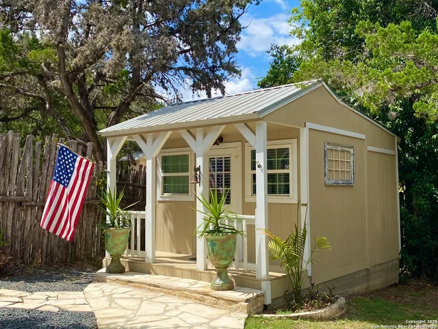 $1,999,000 | 512 County Road 348, Concan, TX 78838