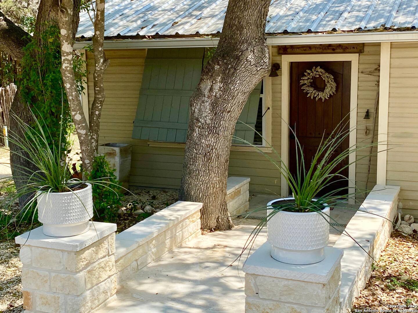 512 County Road 348 Concan, TX 78838 - Photo 9 of 39