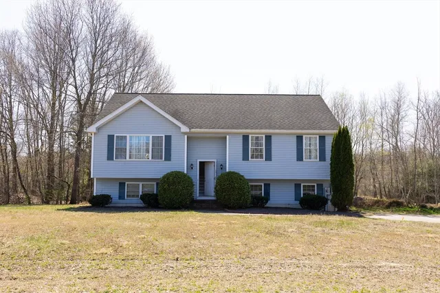 $675,000 | 12 Hamilton Way, Holbrook, MA 02343