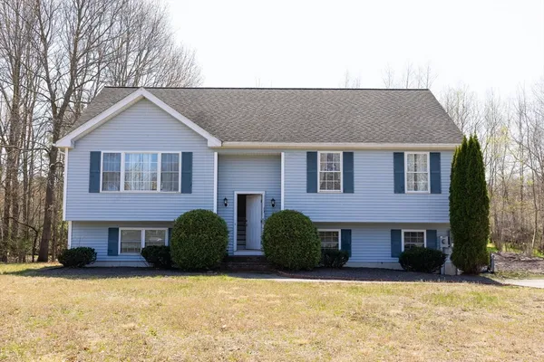 $675,000 | 12 Hamilton Way, Holbrook, MA 02343