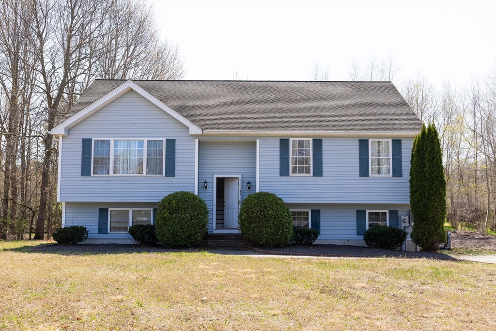 12 Hamilton Way Holbrook, MA 02343 - Photo 2 of 30