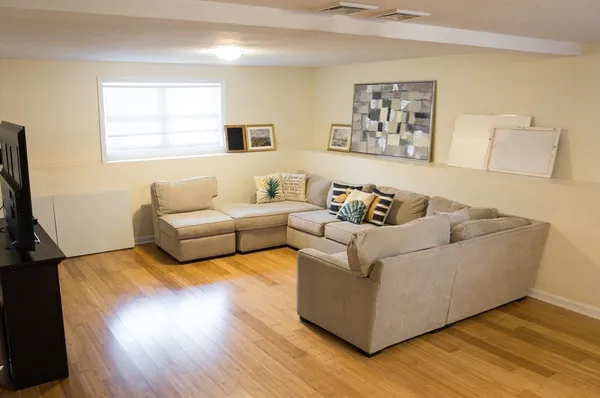 $675,000 | 12 Hamilton Way, Holbrook, MA 02343