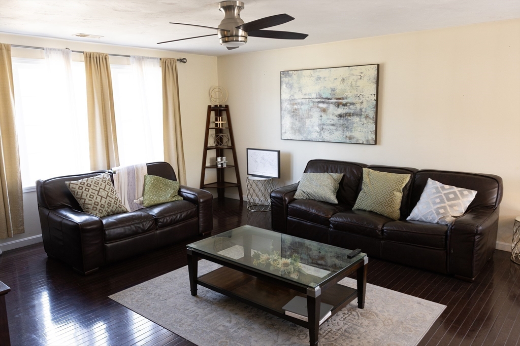 12 Hamilton Way Holbrook, MA 02343 - Photo 4 of 30