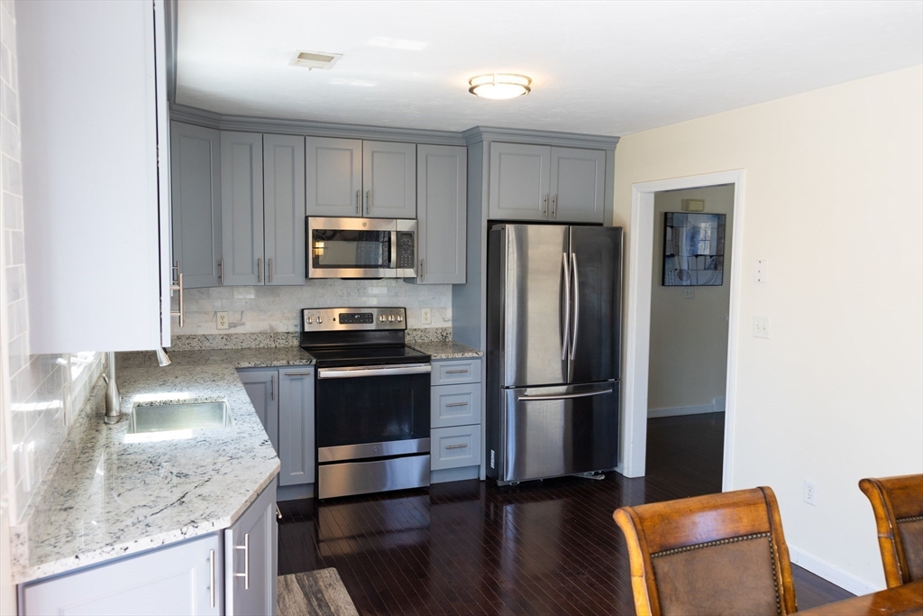 12 Hamilton Way Holbrook, MA 02343 - Photo 9 of 30