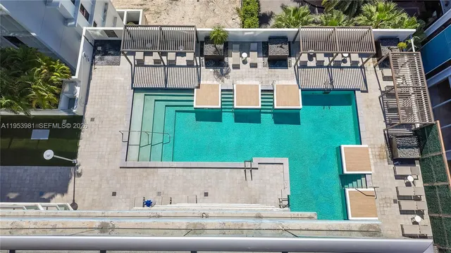 $575,000 | 1010 Southwest 2nd Avenue, Unit 1209, Miami, FL 33130