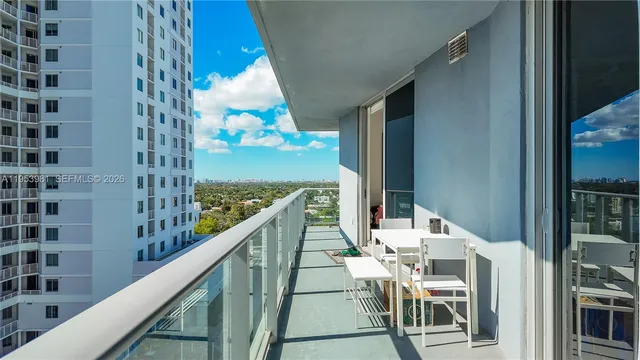 $575,000 | 1010 Southwest 2nd Avenue, Unit 1209, Miami, FL 33130