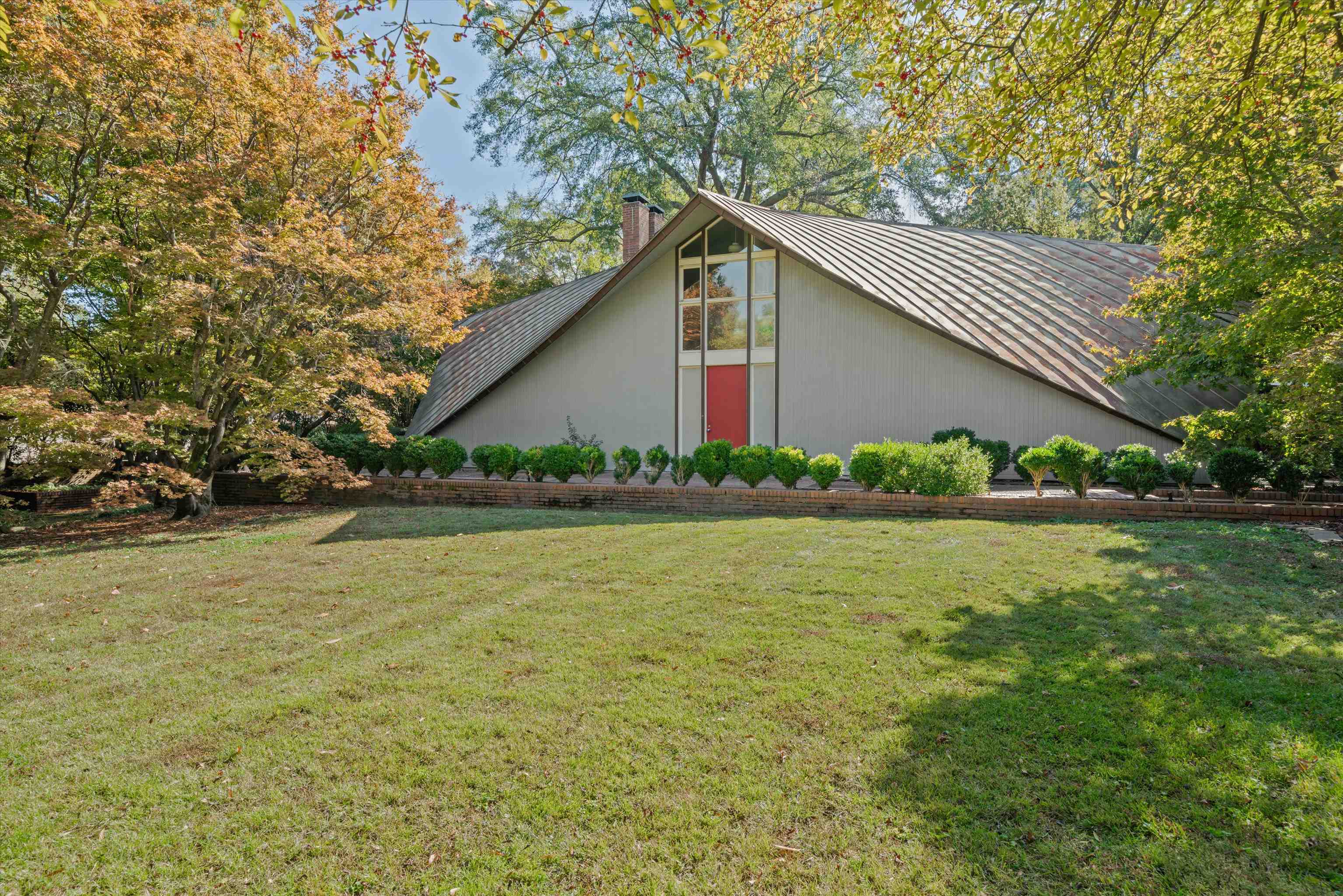 150 Waring Road Memphis, TN 38117 - Photo 2 of 40 Gallery Image 2