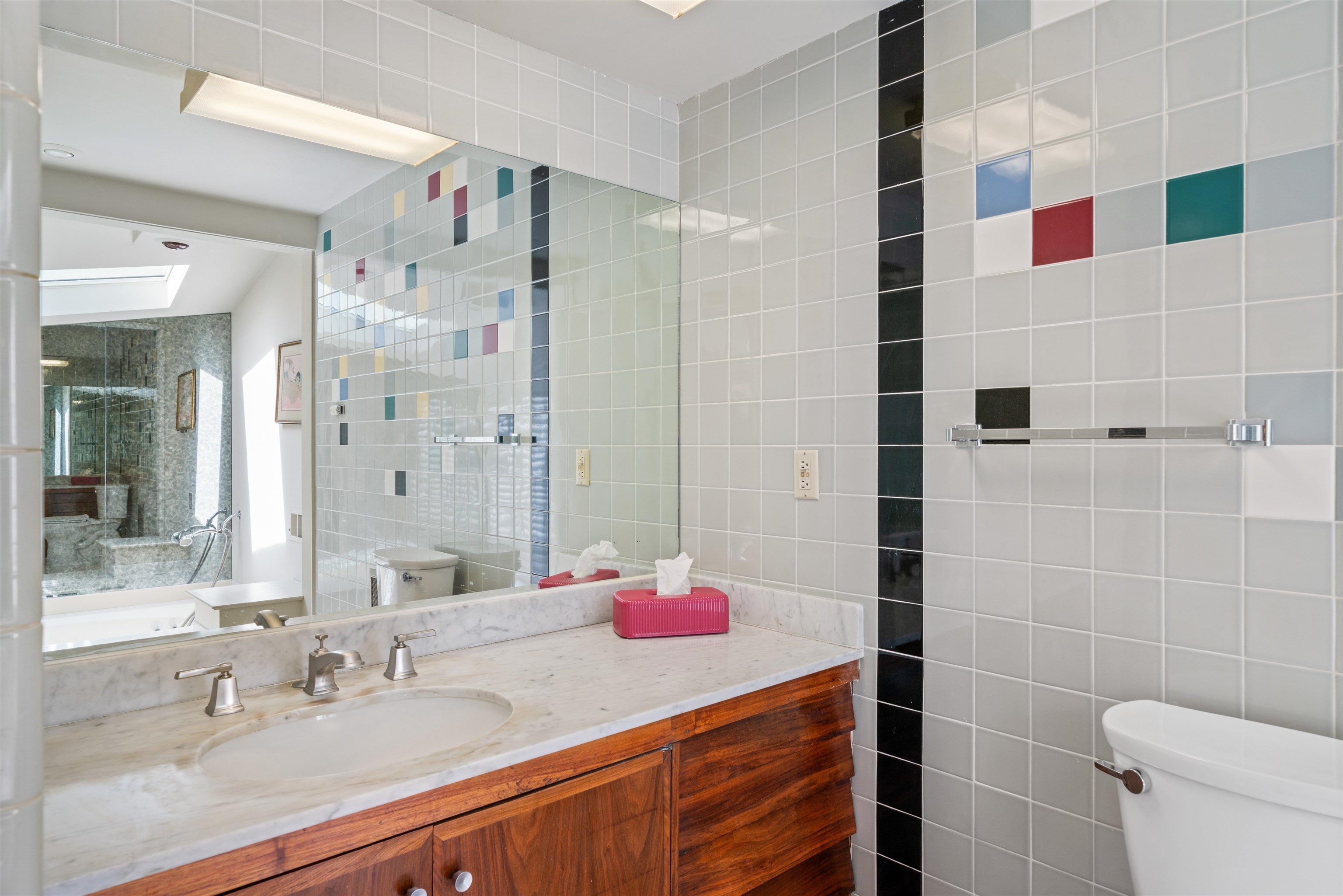 150 Waring Road Memphis, TN 38117 - Photo 32 of 40 Tiled bath with original marble-topped vanity