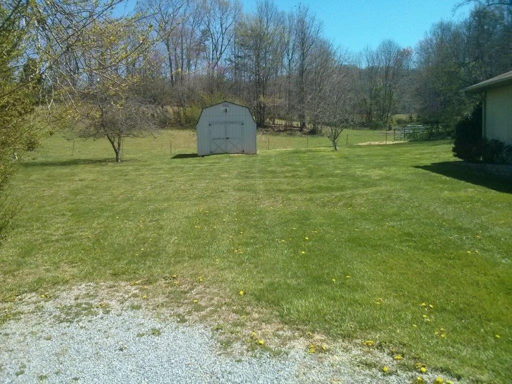 2247 Cherokee Road Johnson City, TN 37604 - Photo 4 of 28 Photo 4